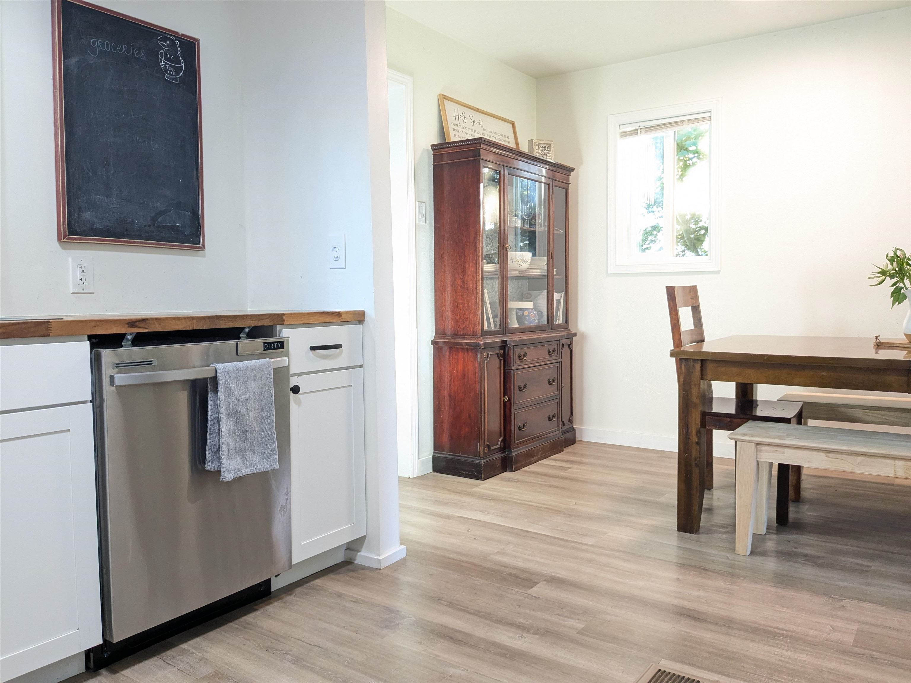 214 E C St - Photo 14