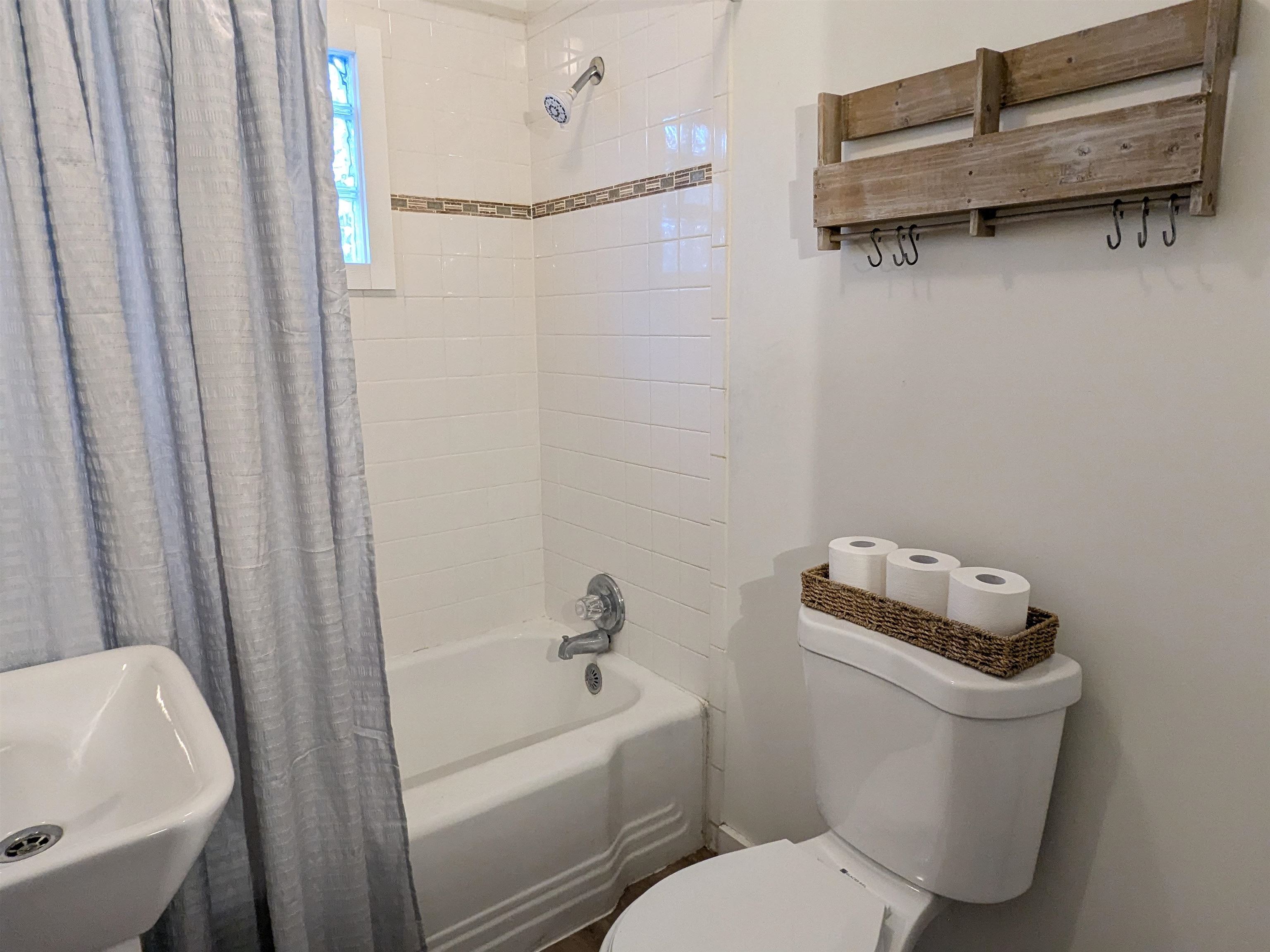 214 E C St - Photo 27