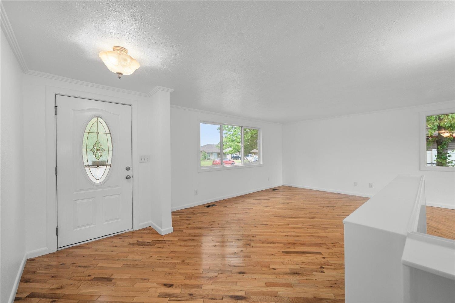 8204 E Augusta Ave - Photo 3
