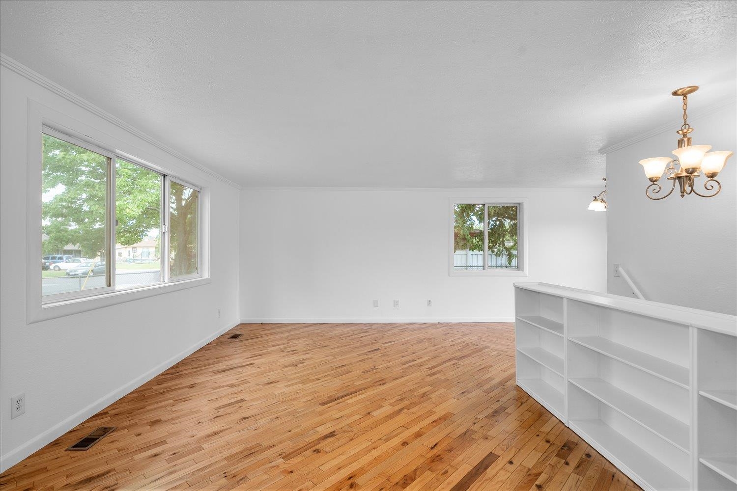 8204 E Augusta Ave - Photo 4