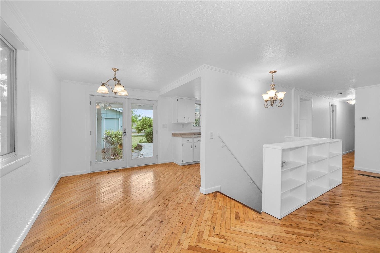 8204 E Augusta Ave - Photo 6