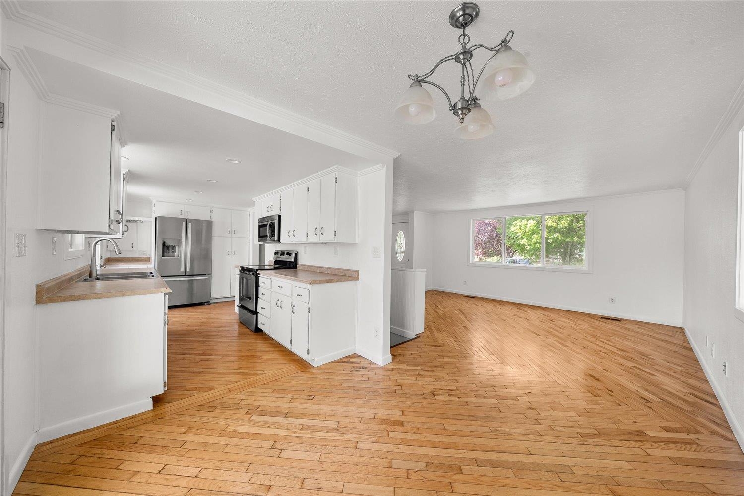 8204 E Augusta Ave - Photo 9