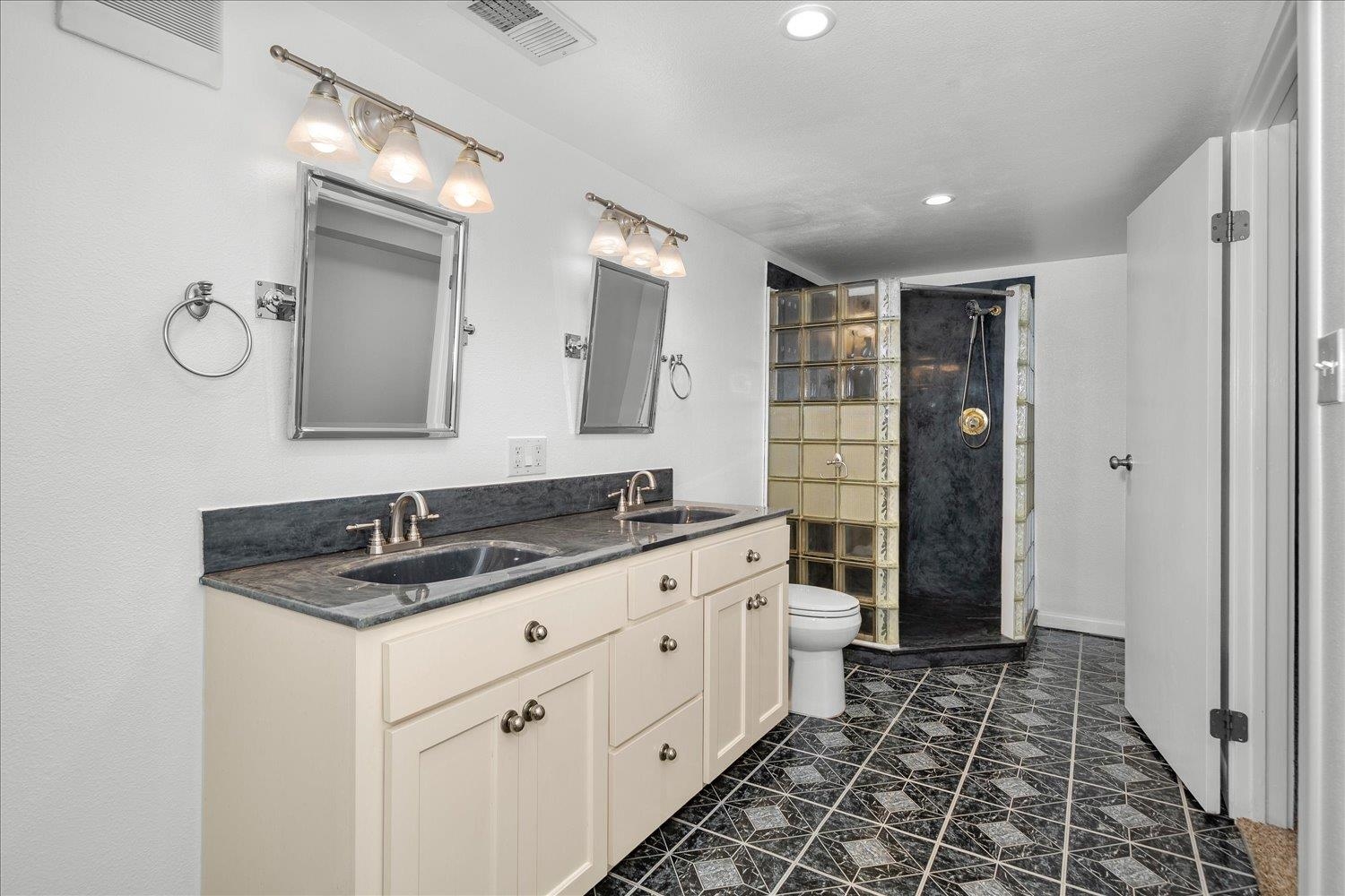 8204 E Augusta Ave - Photo 23