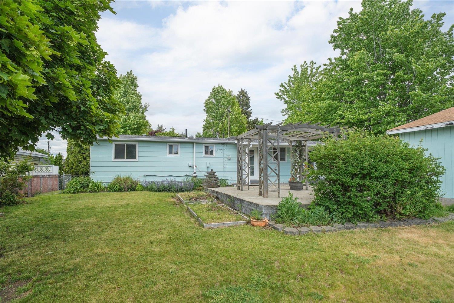 8204 E Augusta Ave - Photo 32