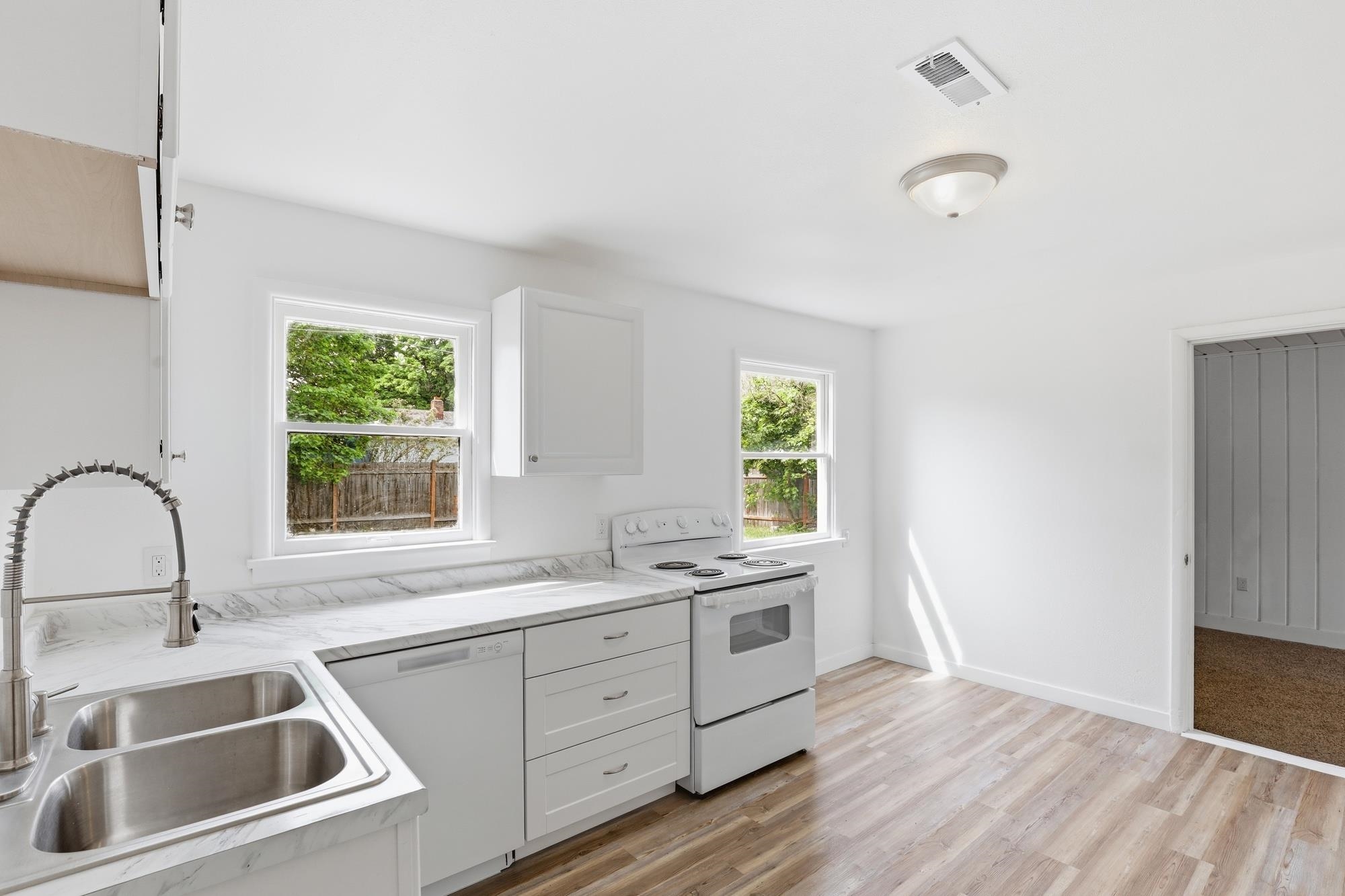 5123 W HOFFMAN Pl - Photo 8
