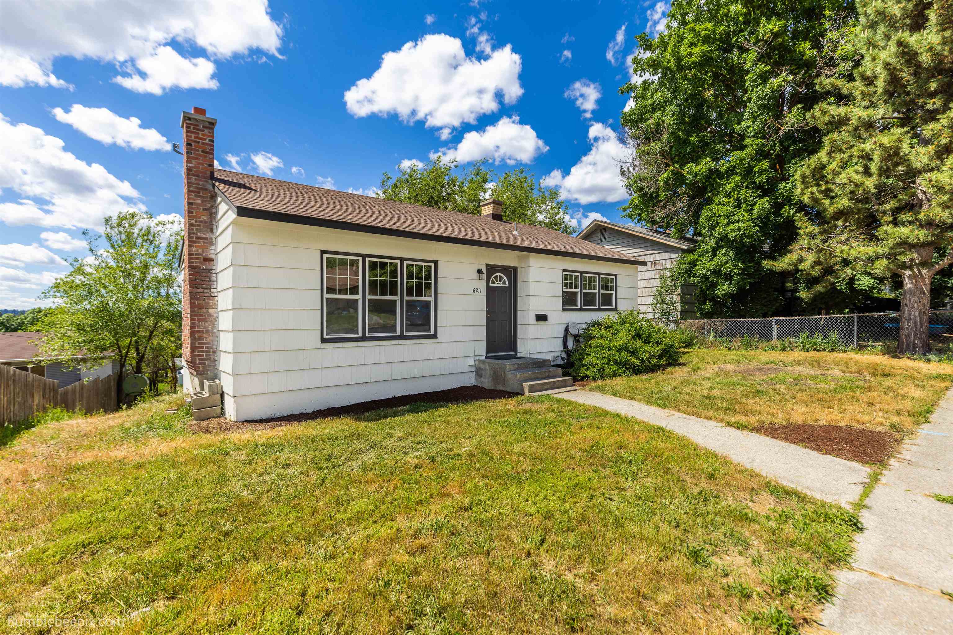 6211 N SUTHERLIN St - Photo 1