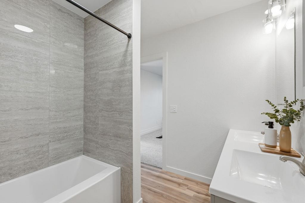 2129 E Desmet Ave - Photo 6