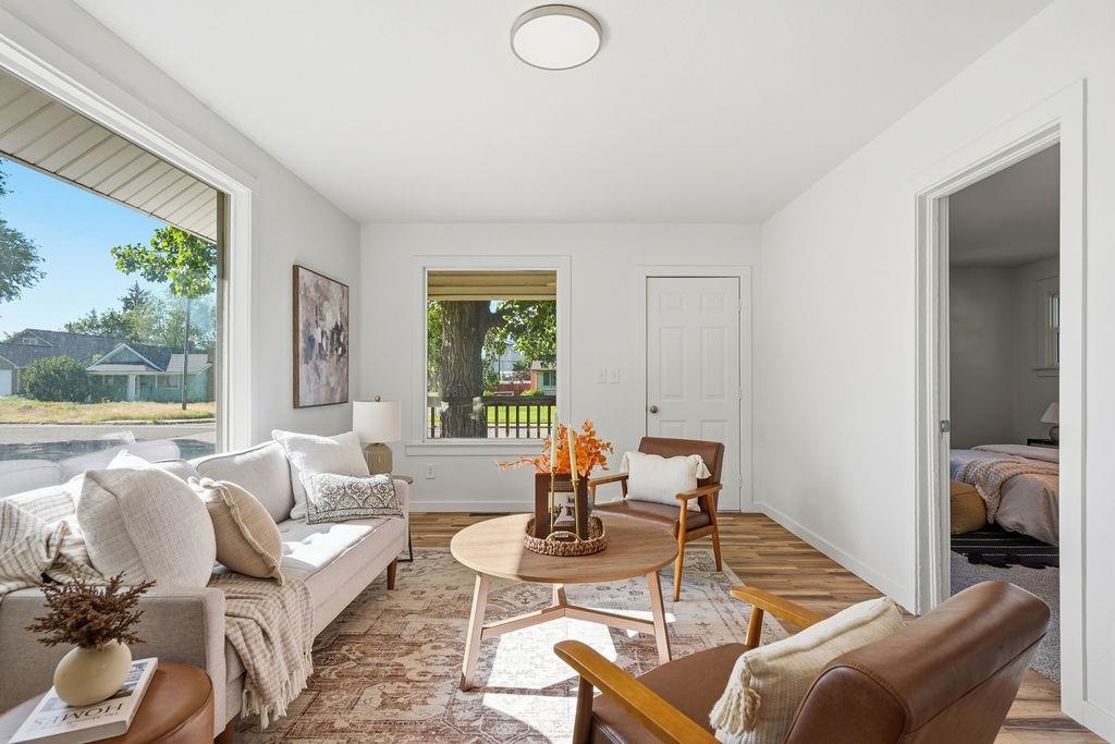 2129 E Desmet Ave - Photo 8