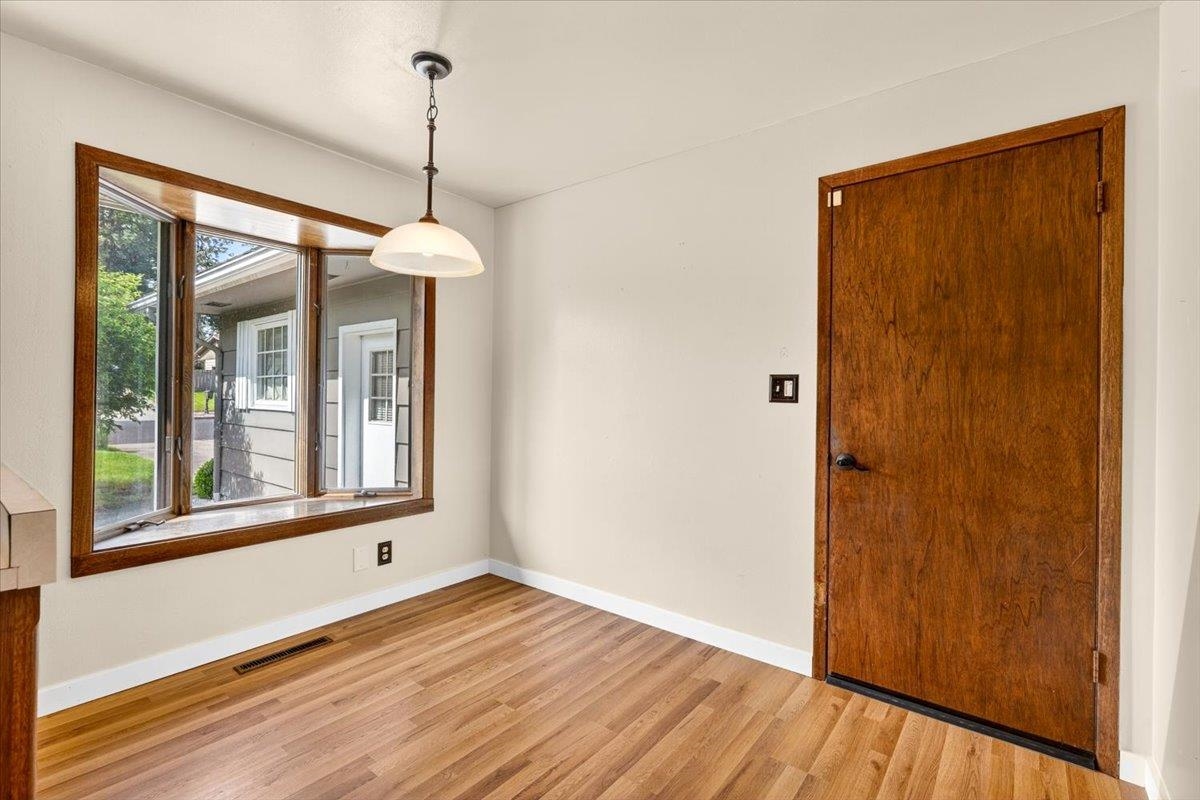 302 W Rainier Way - Photo 17