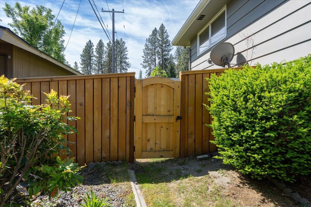 302 W Rainier Way - Photo 41