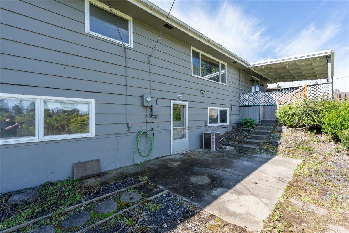 302 W Rainier Way - Photo 48