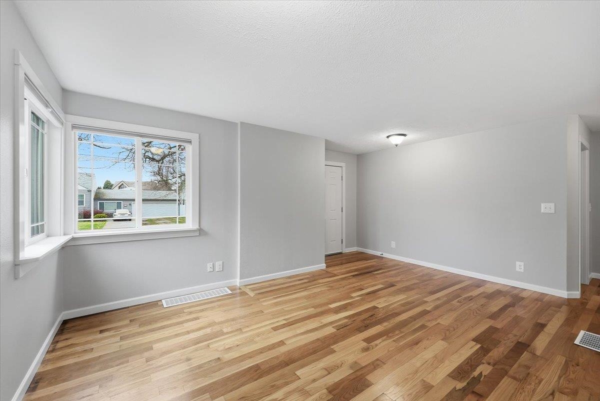 514 N Herald Rd - Photo 4