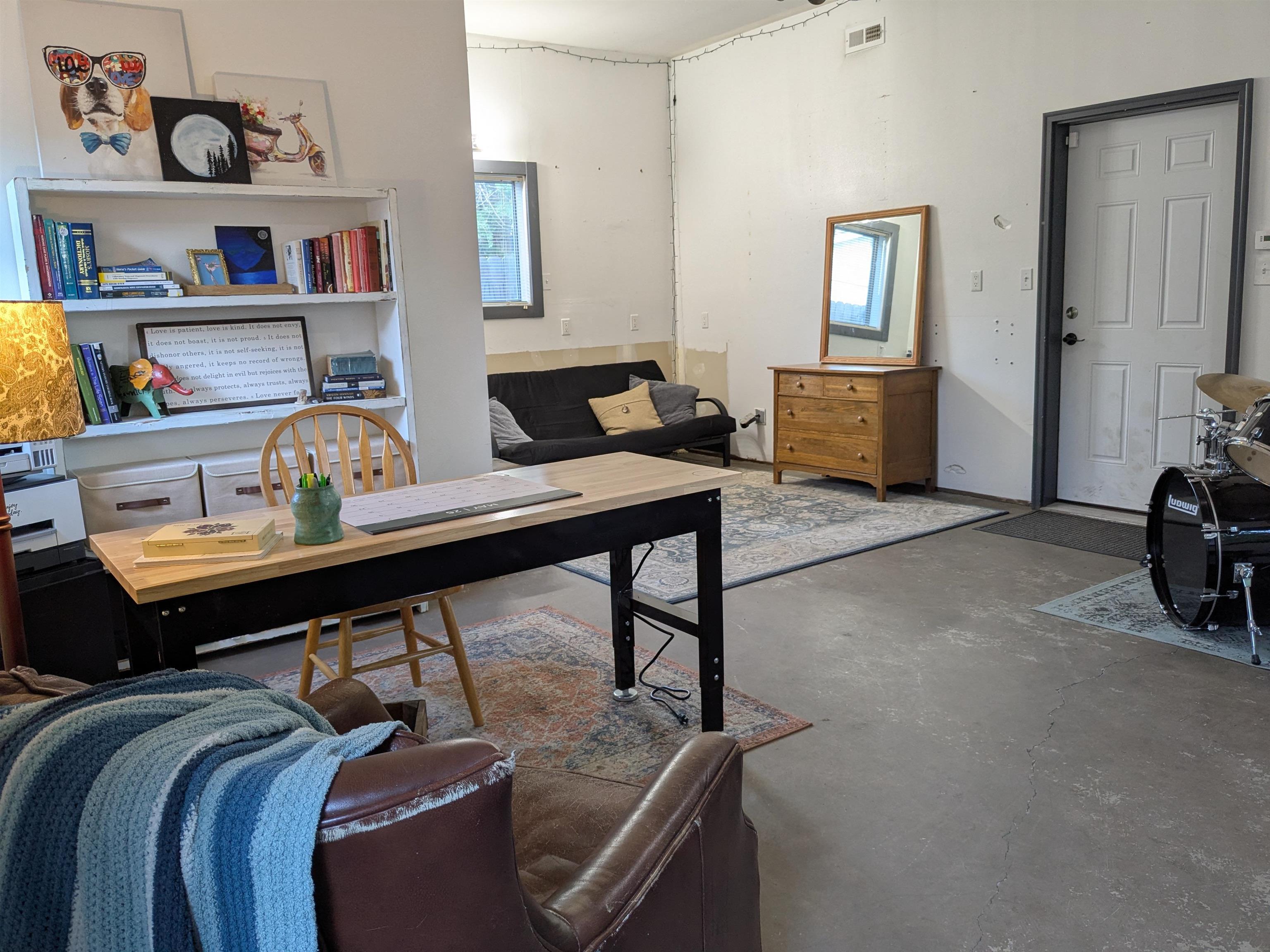 214 E C St - Photo 34