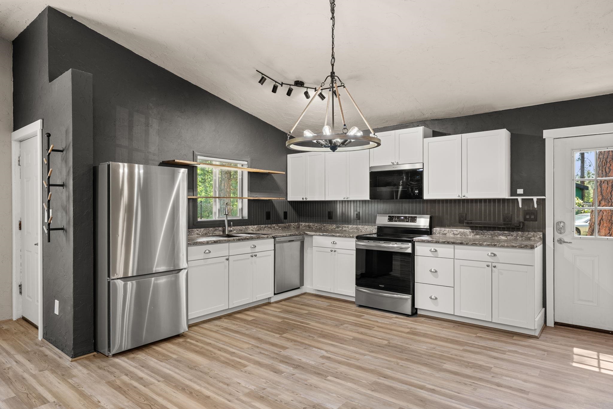 6449 Circle Dr - Photo 4