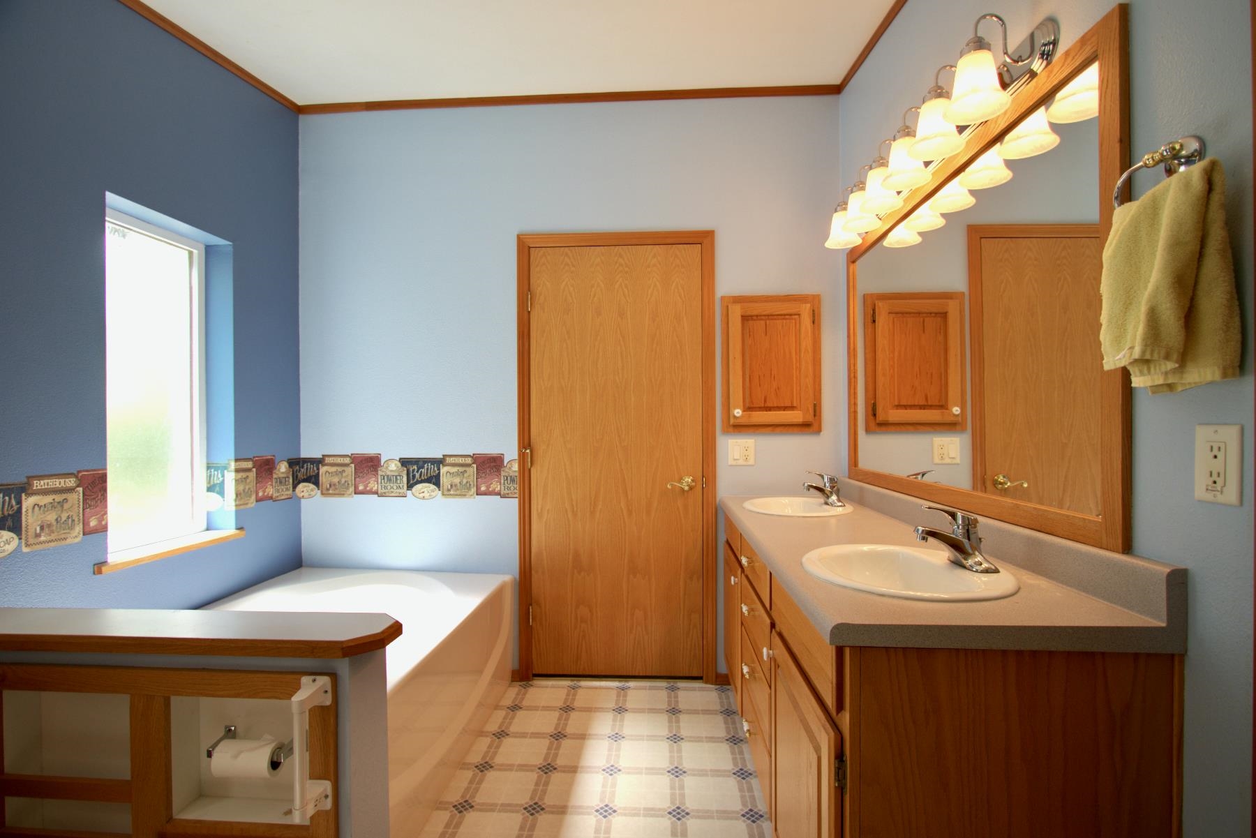 1414 Green Rd - Photo 18
