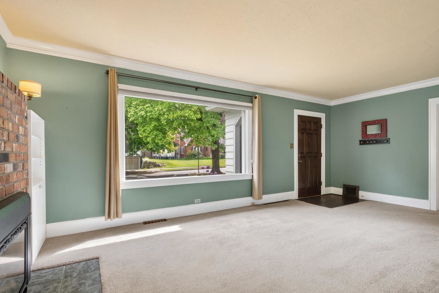 1017 E 17th Ave - Photo 3