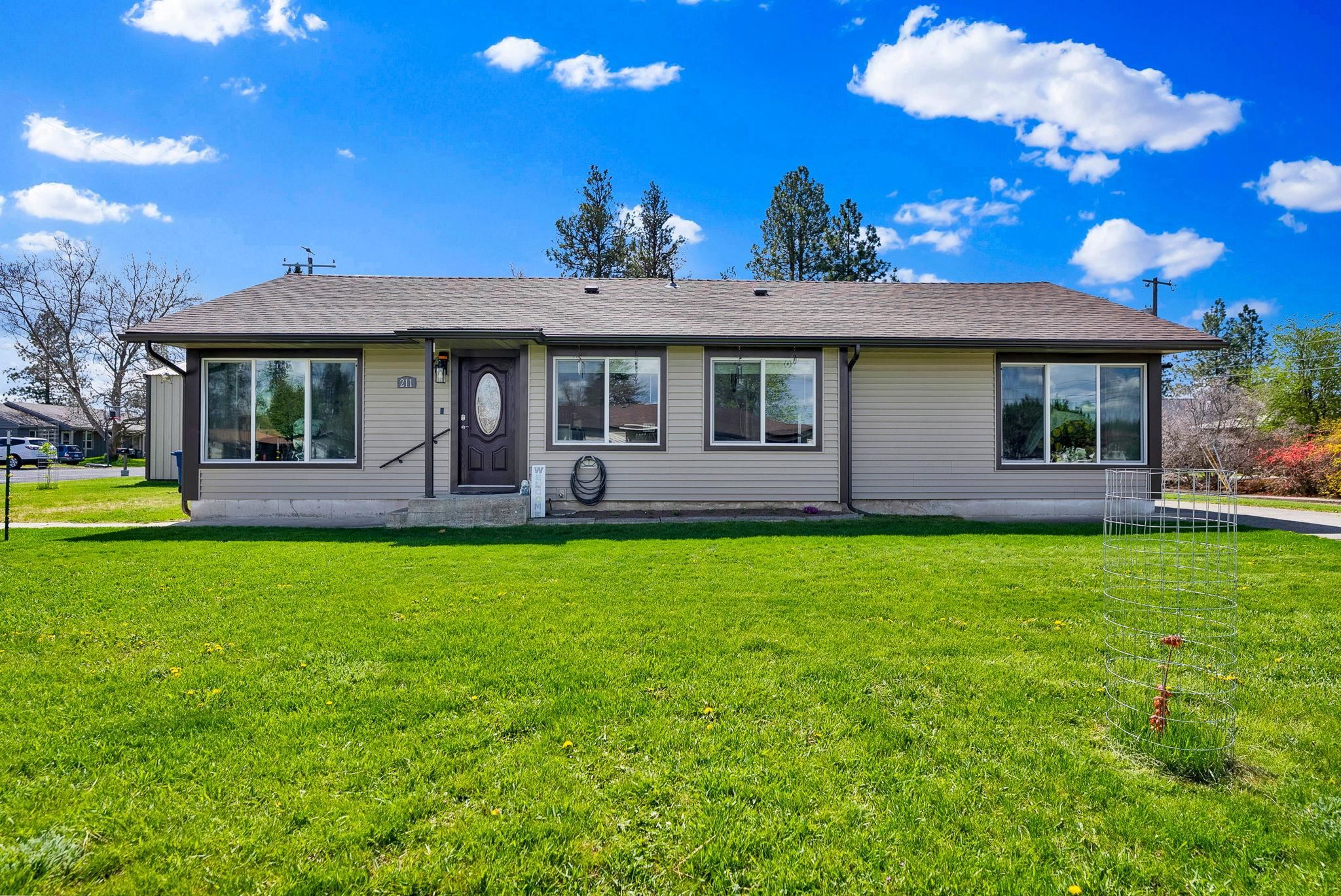 211 W California St - Photo 3