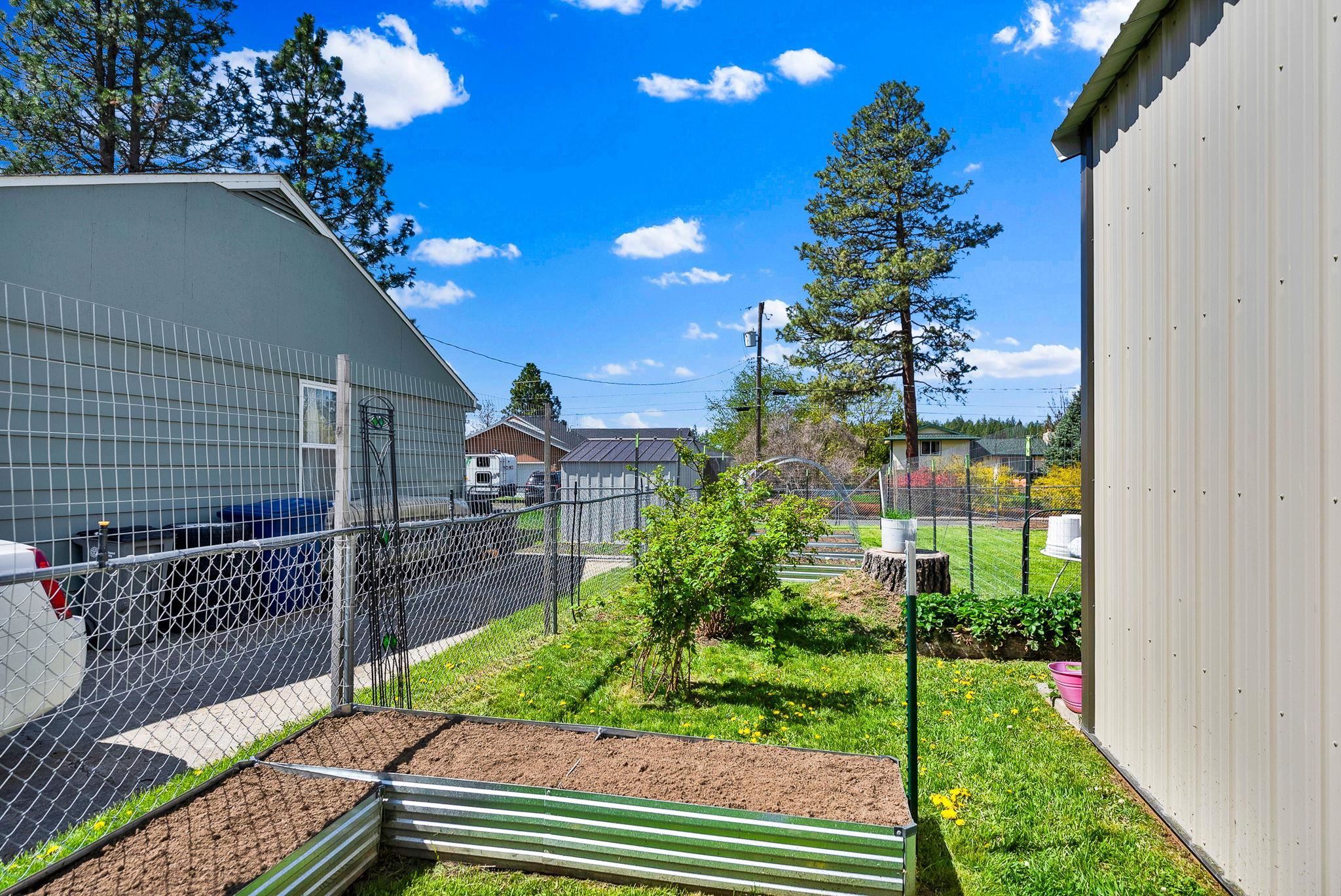 211 W California St - Photo 22