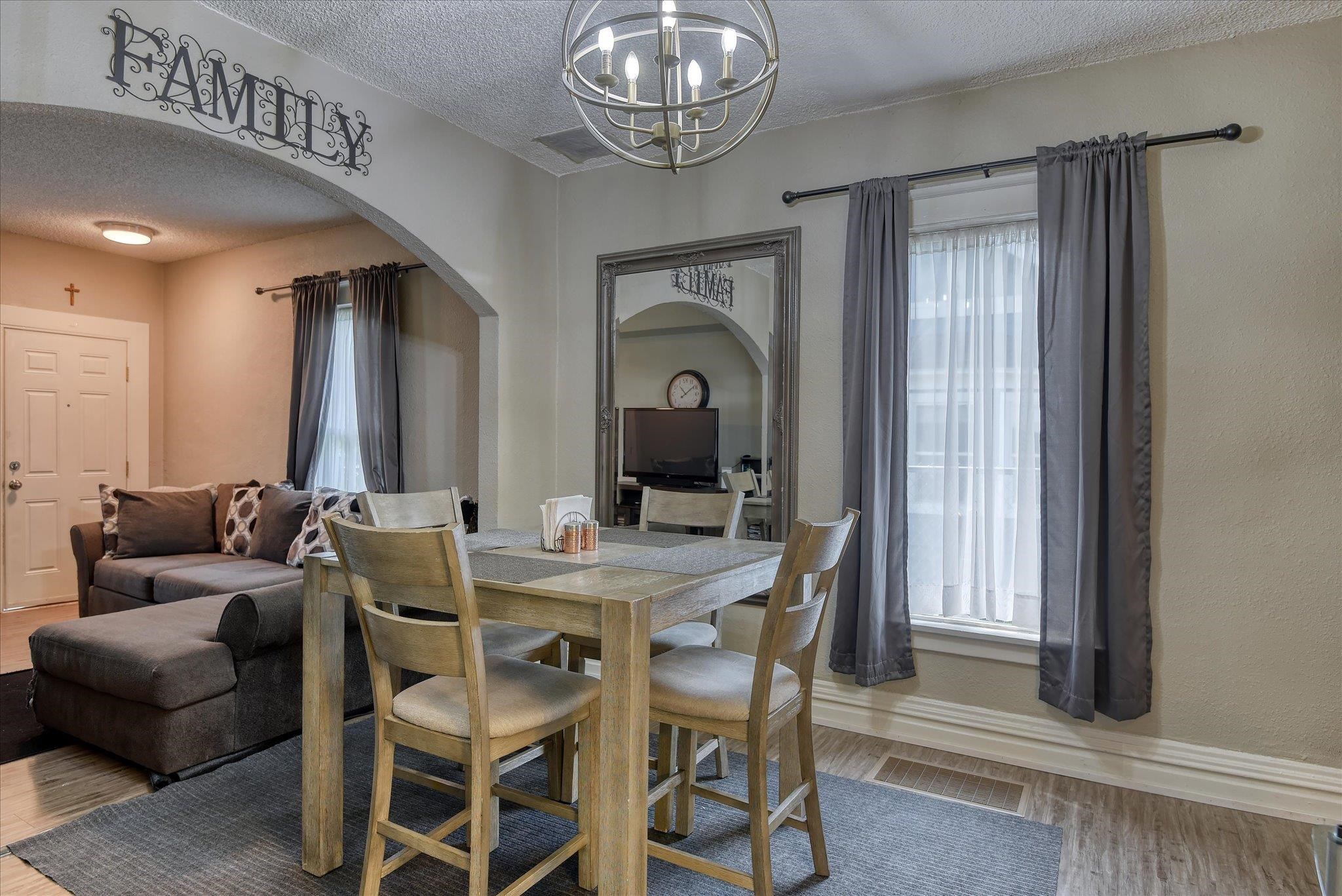 1610 W GRACE Ave - Photo 9