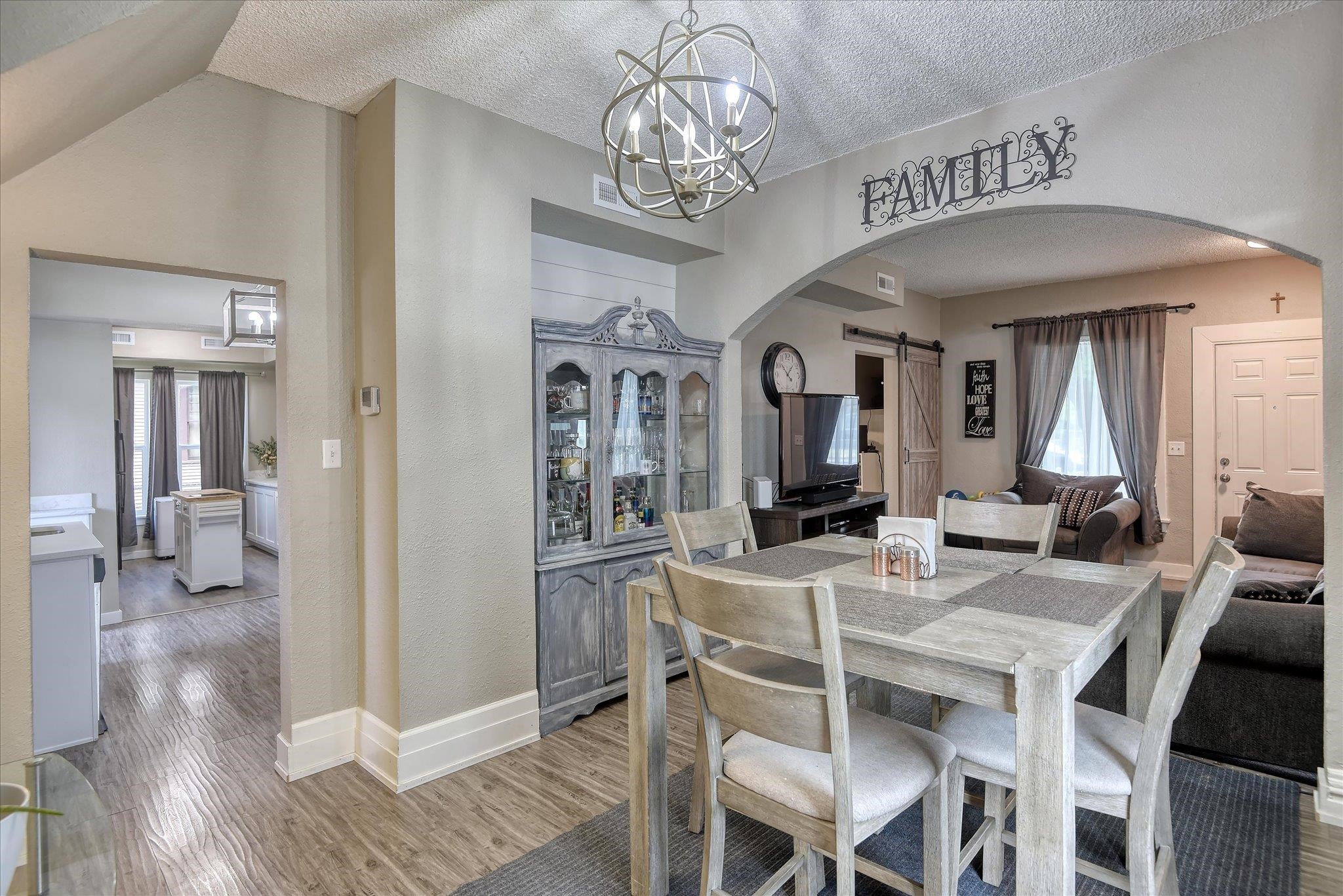 1610 W GRACE Ave - Photo 7