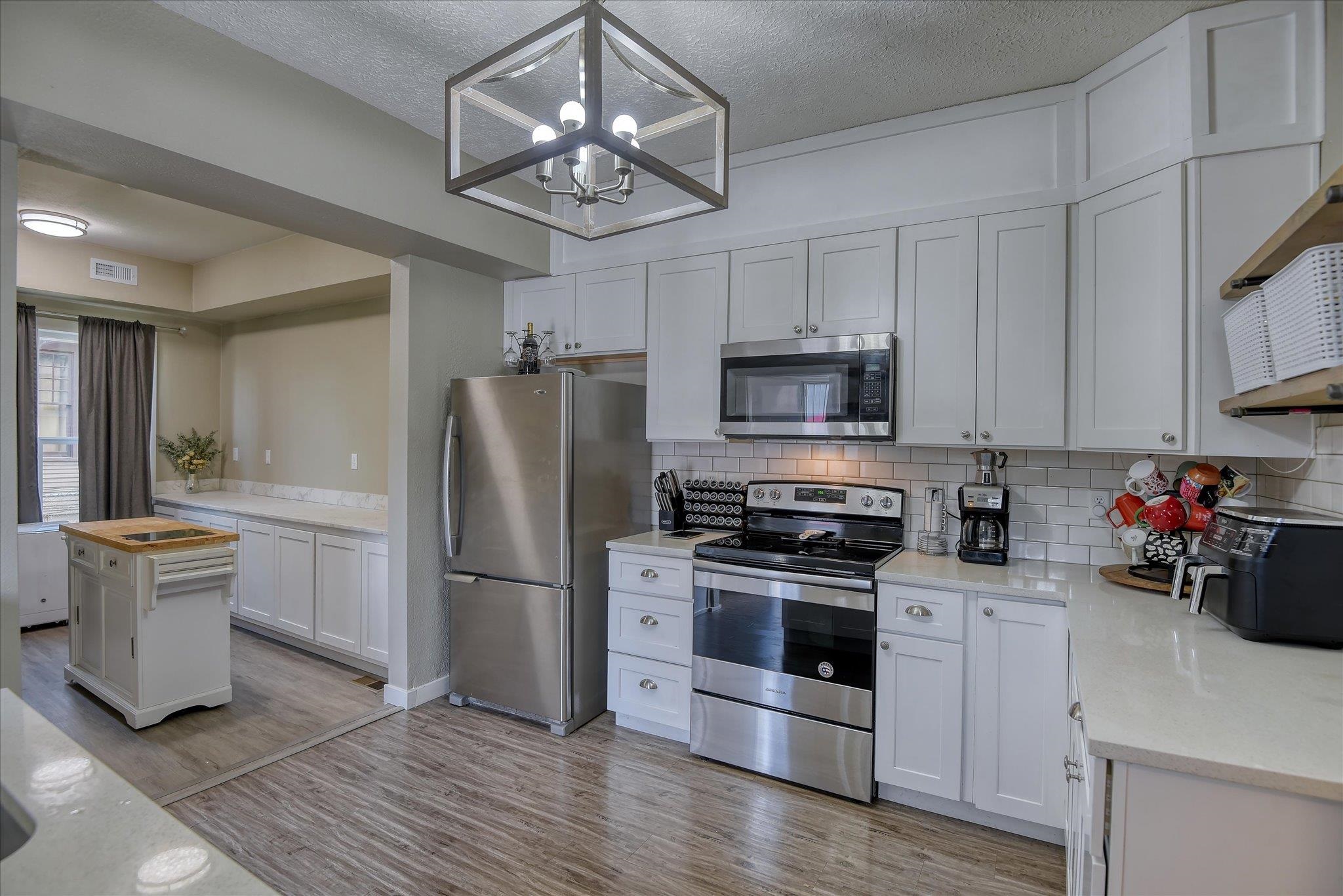 1610 W GRACE Ave - Photo 11
