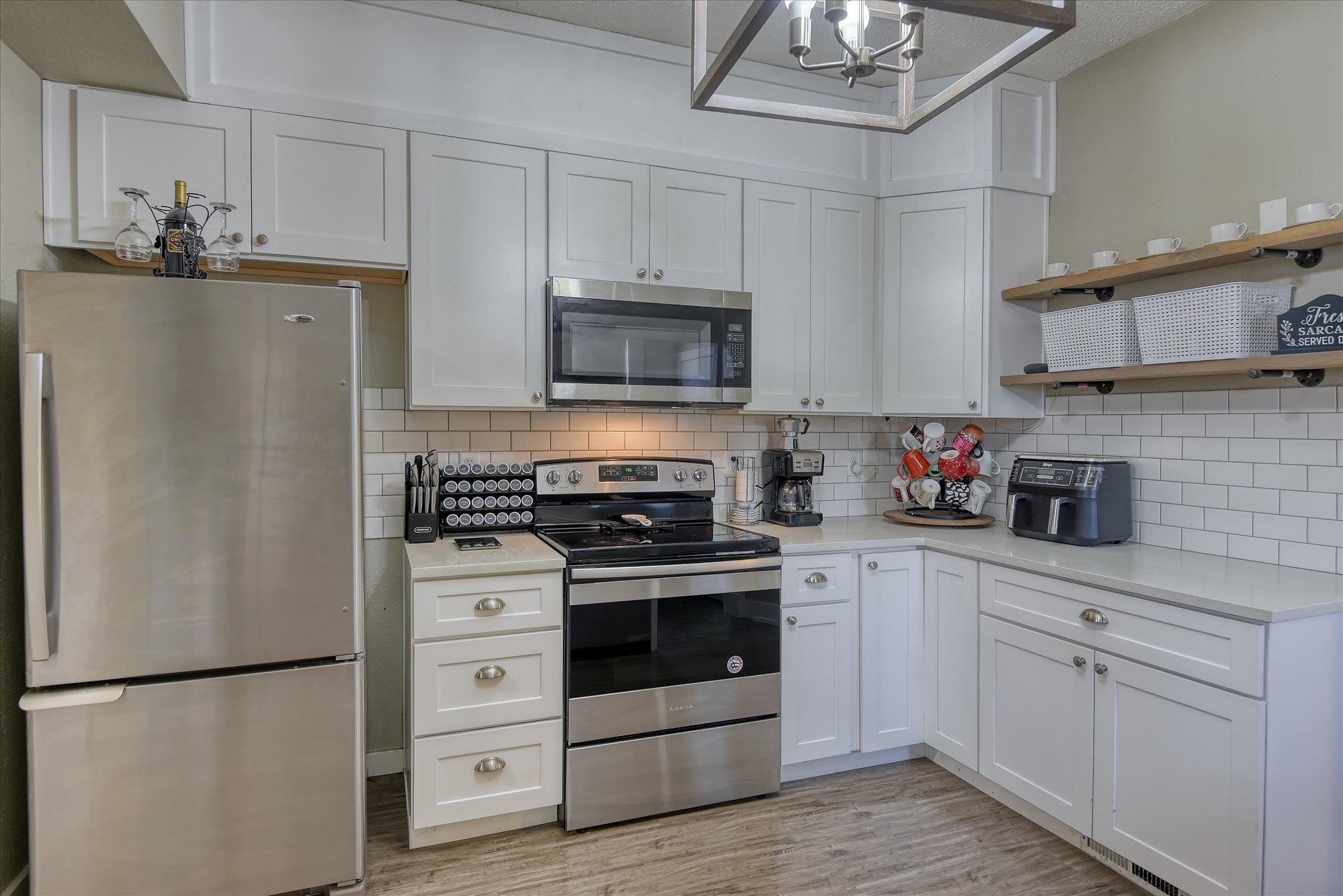 1610 W GRACE Ave - Photo 12