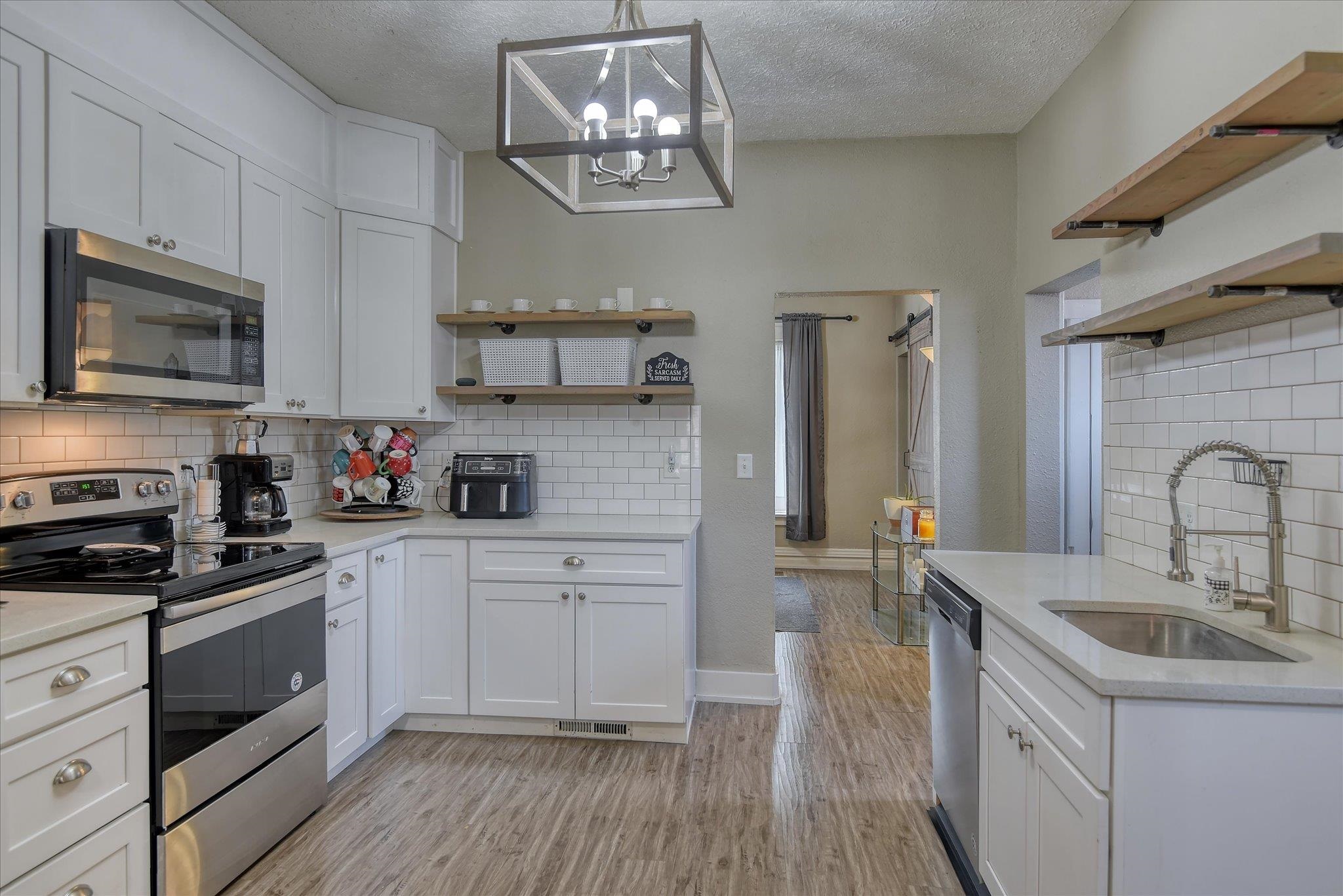1610 W GRACE Ave - Photo 13