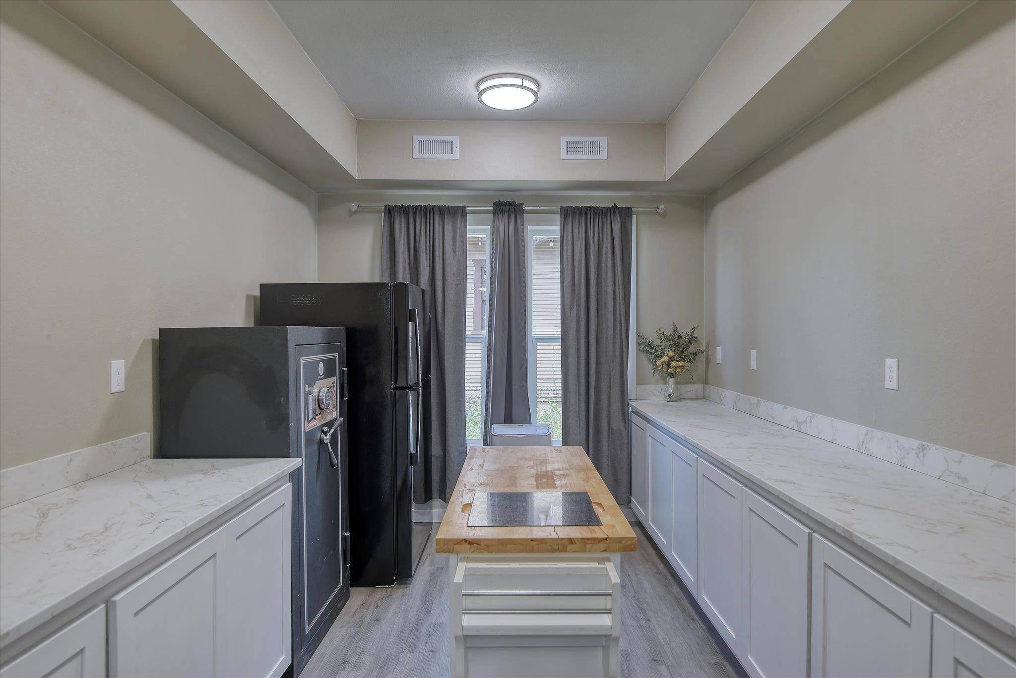 1610 W GRACE Ave - Photo 15