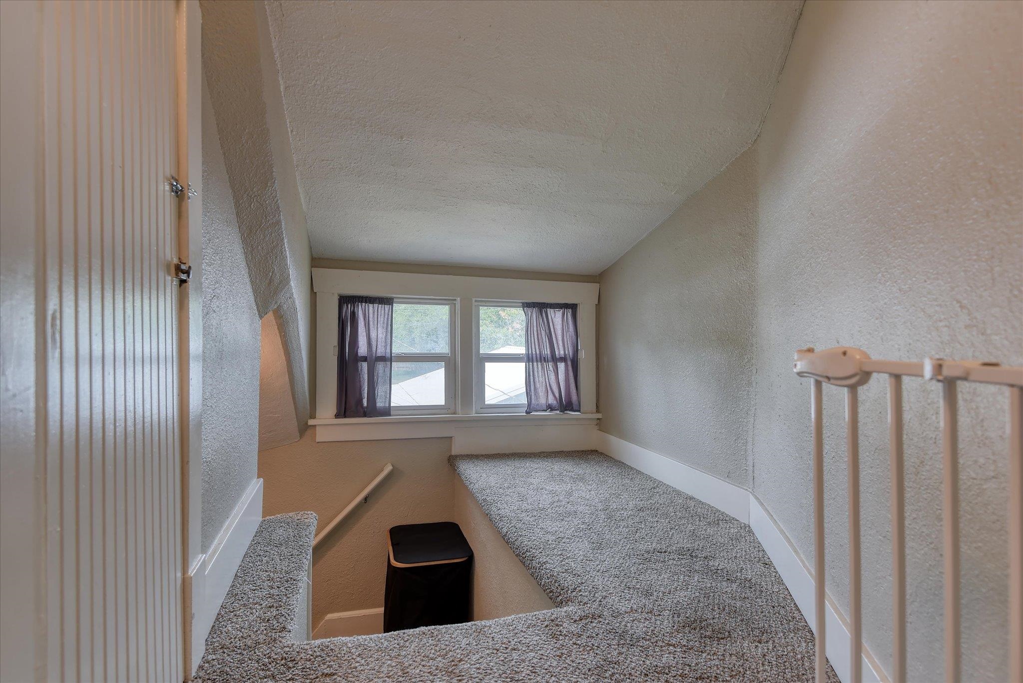 1610 W GRACE Ave - Photo 26