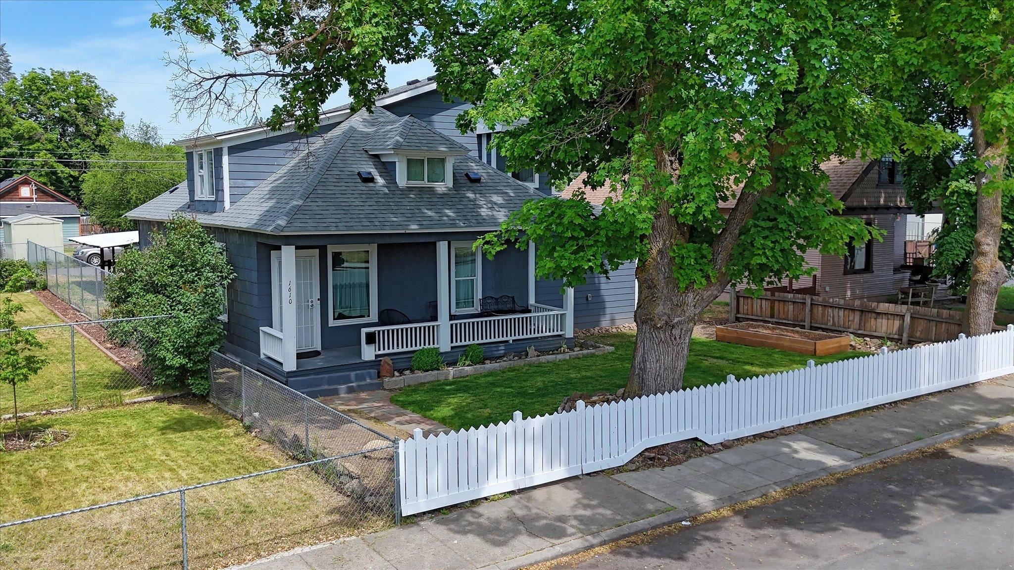 1610 W GRACE Ave - Photo 32
