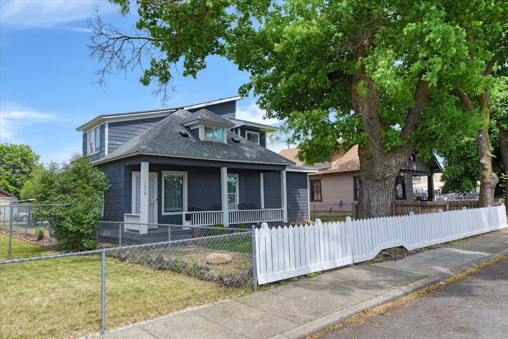1610 W GRACE Ave - Photo 34