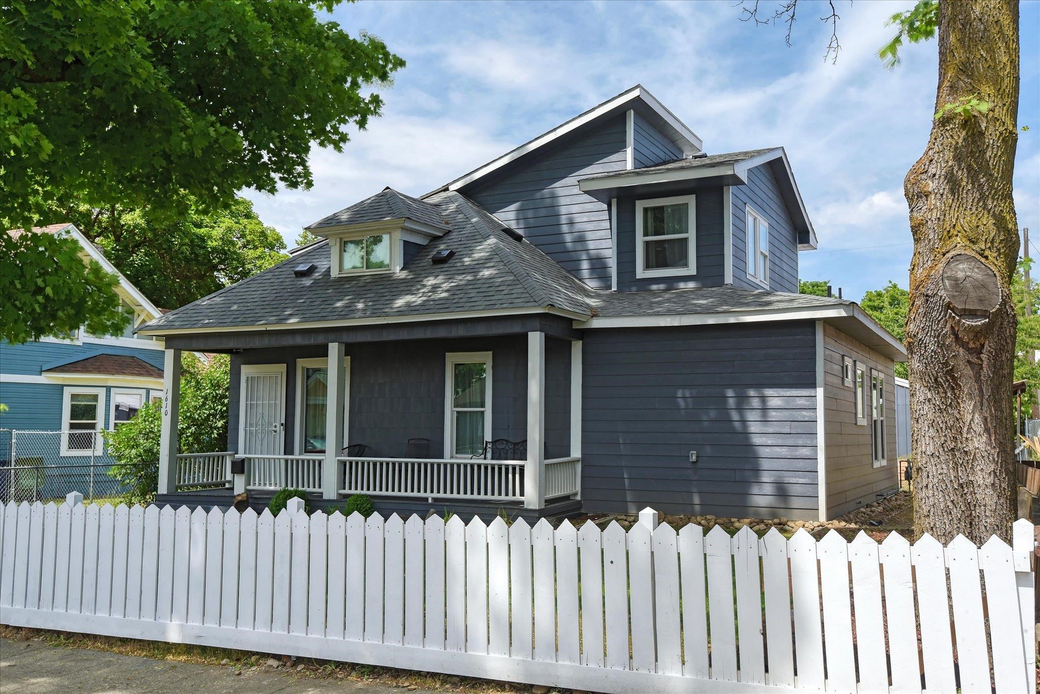 1610 W GRACE Ave - Photo 37