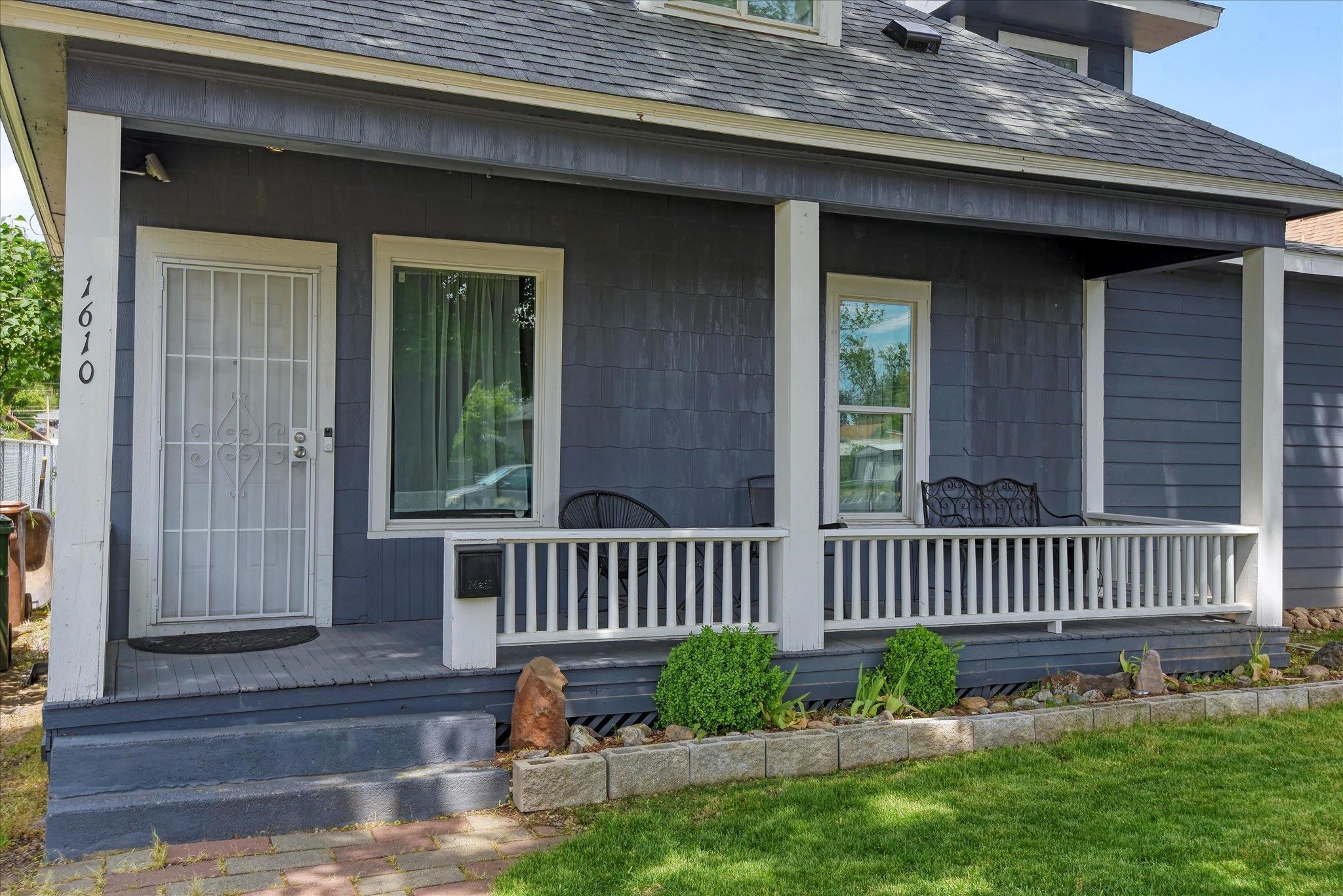 1610 W GRACE Ave - Photo 39