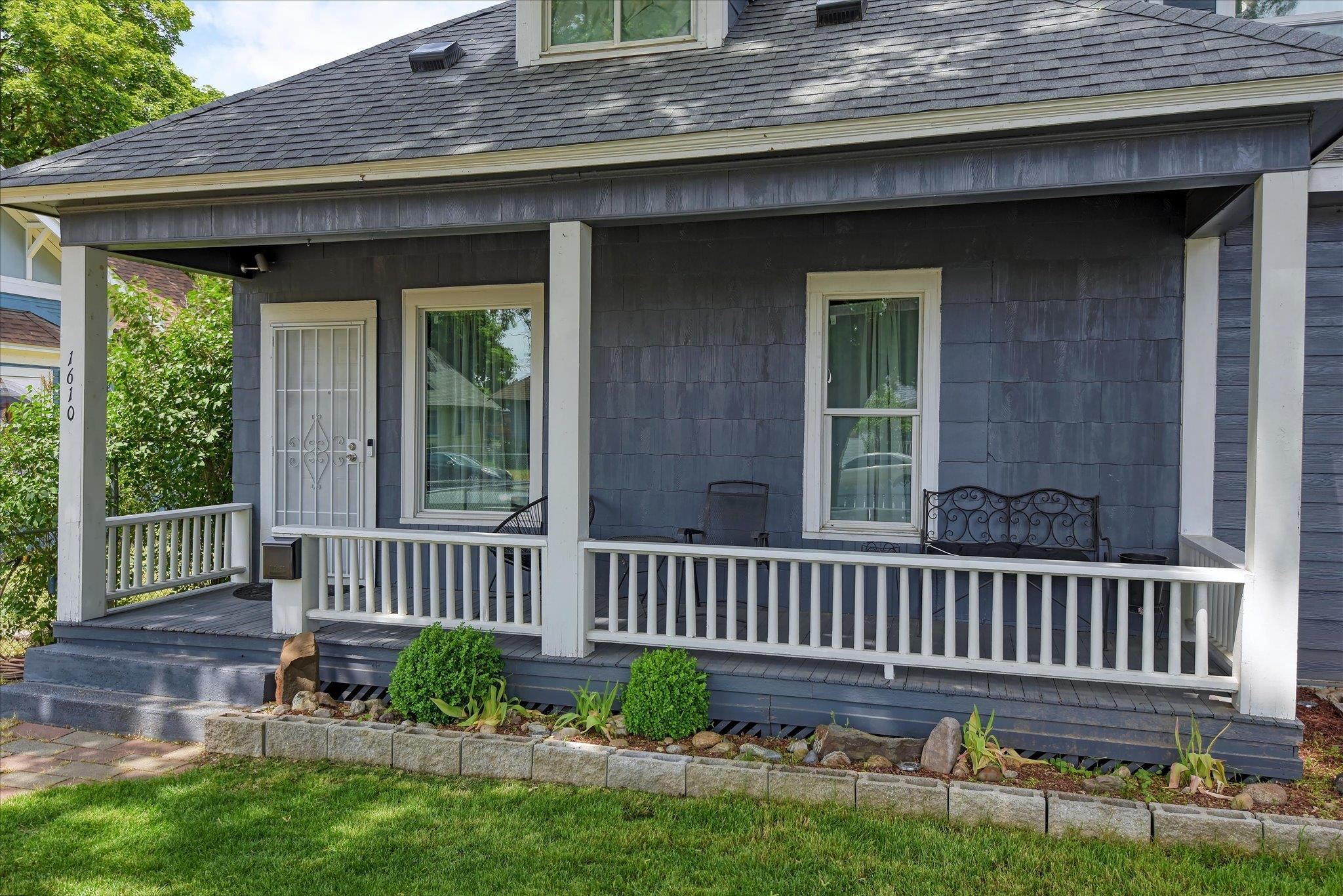 1610 W GRACE Ave - Photo 40