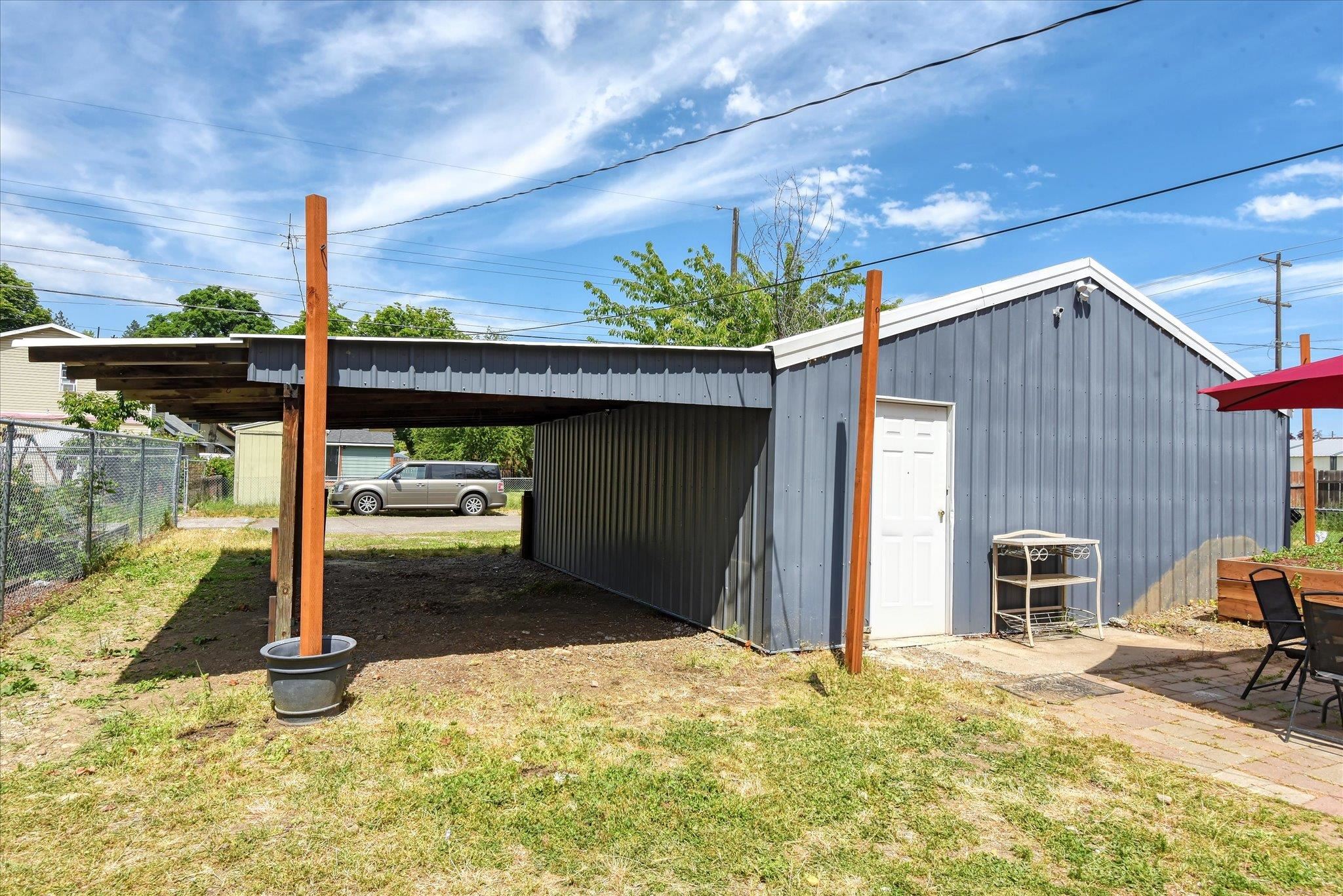 1610 W GRACE Ave - Photo 44
