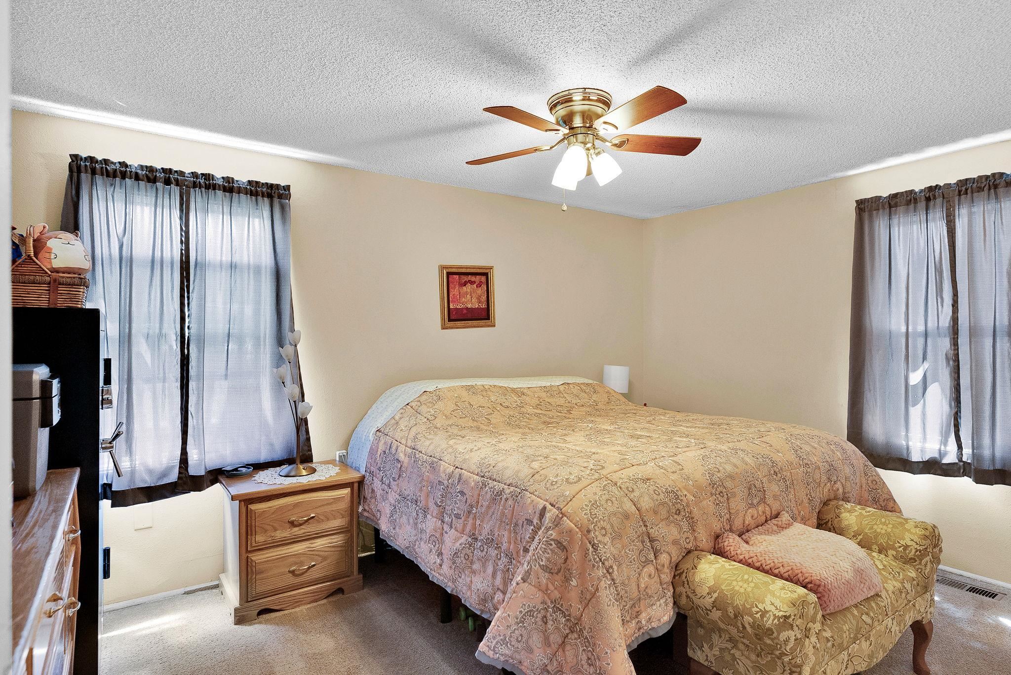 211 W California St - Photo 14