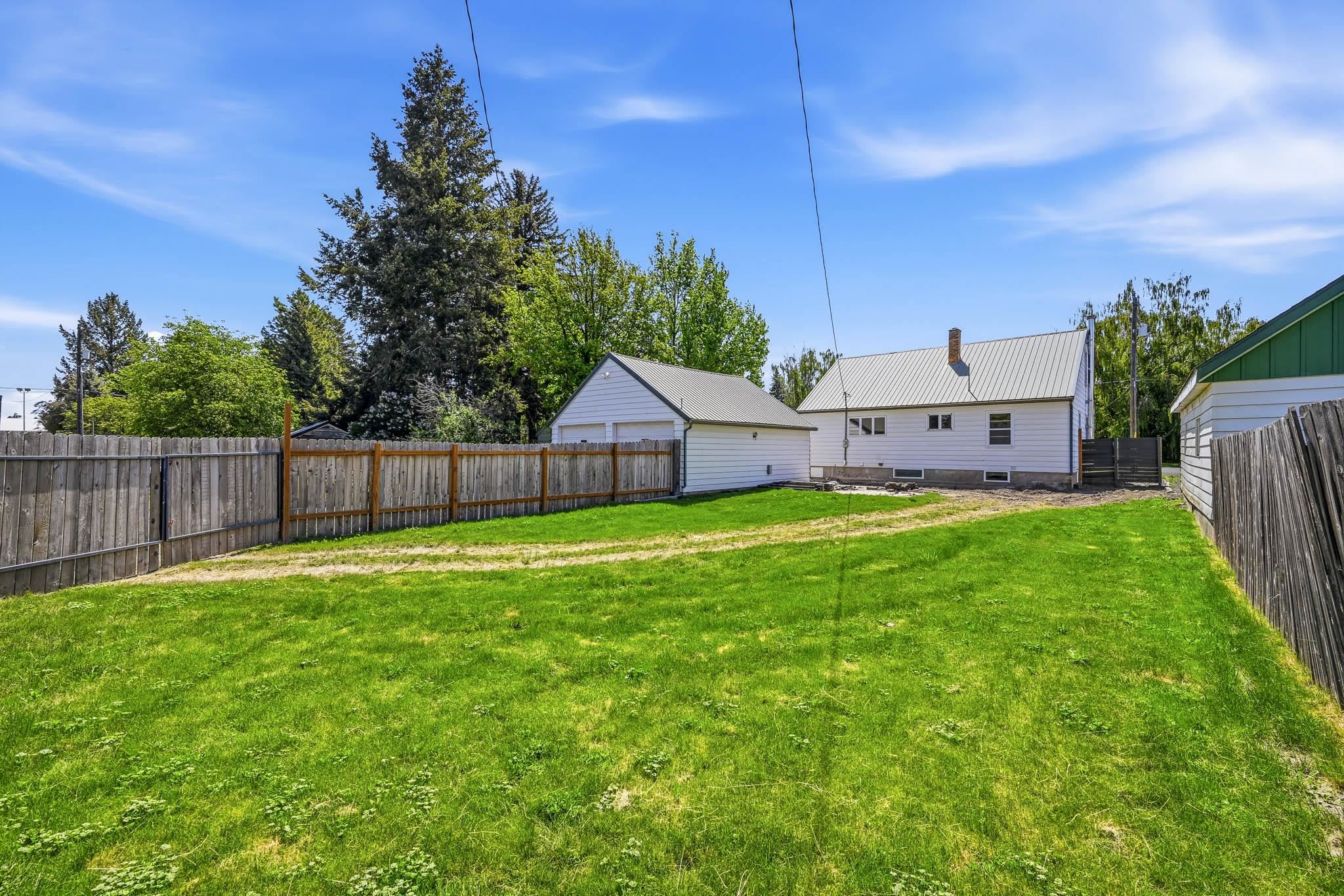 306 W Steptoe Ave - Photo 2