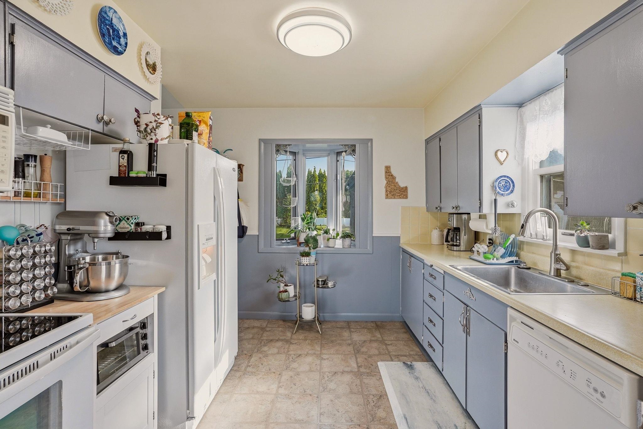615 E Providence Ave - Photo 8