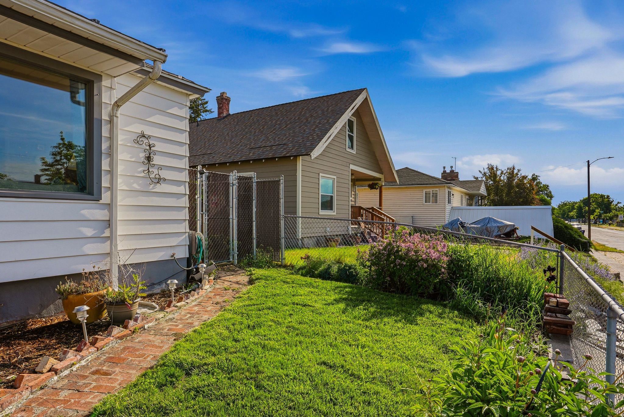 615 E Providence Ave - Photo 18