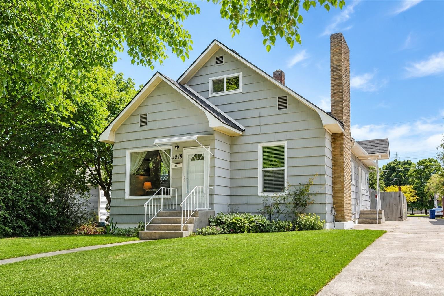 1218 E Augusta Ave - Photo 1