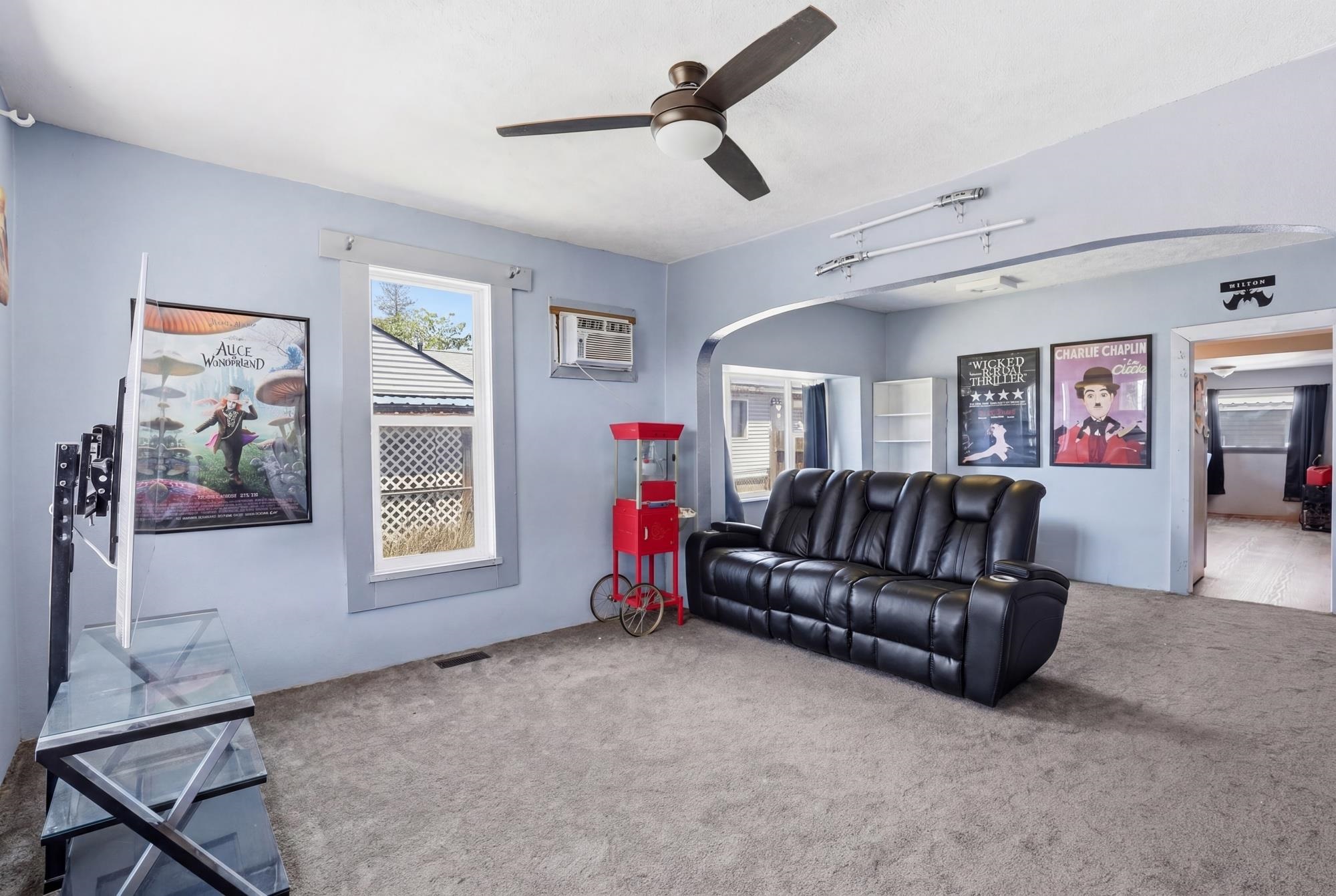313 E E Queen Ave - Photo 3