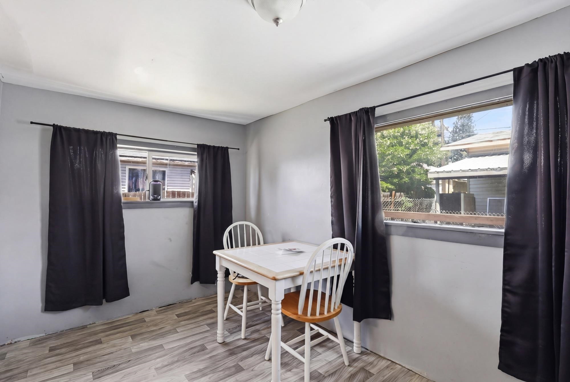 313 E E Queen Ave - Photo 8