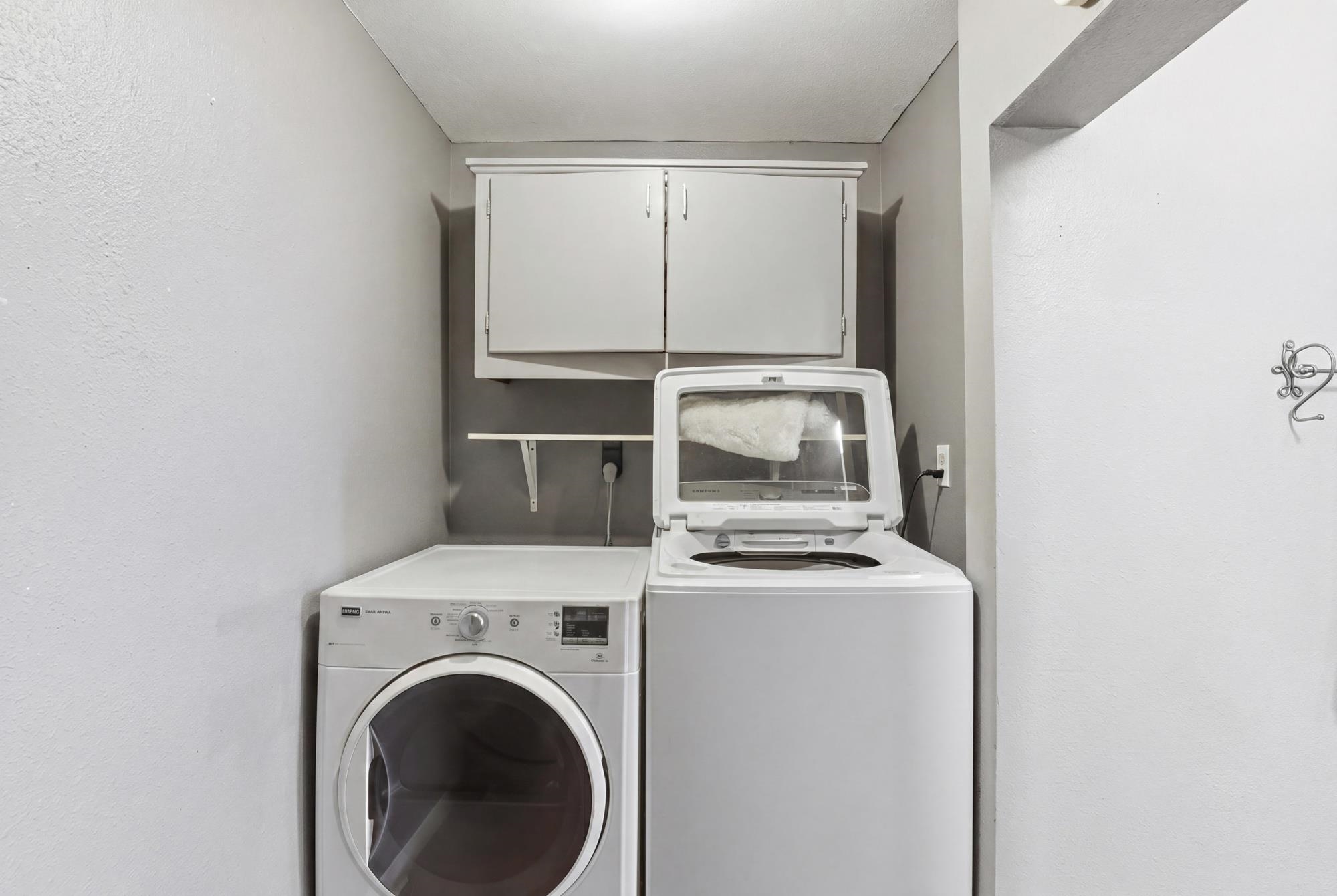 313 E E Queen Ave - Photo 16
