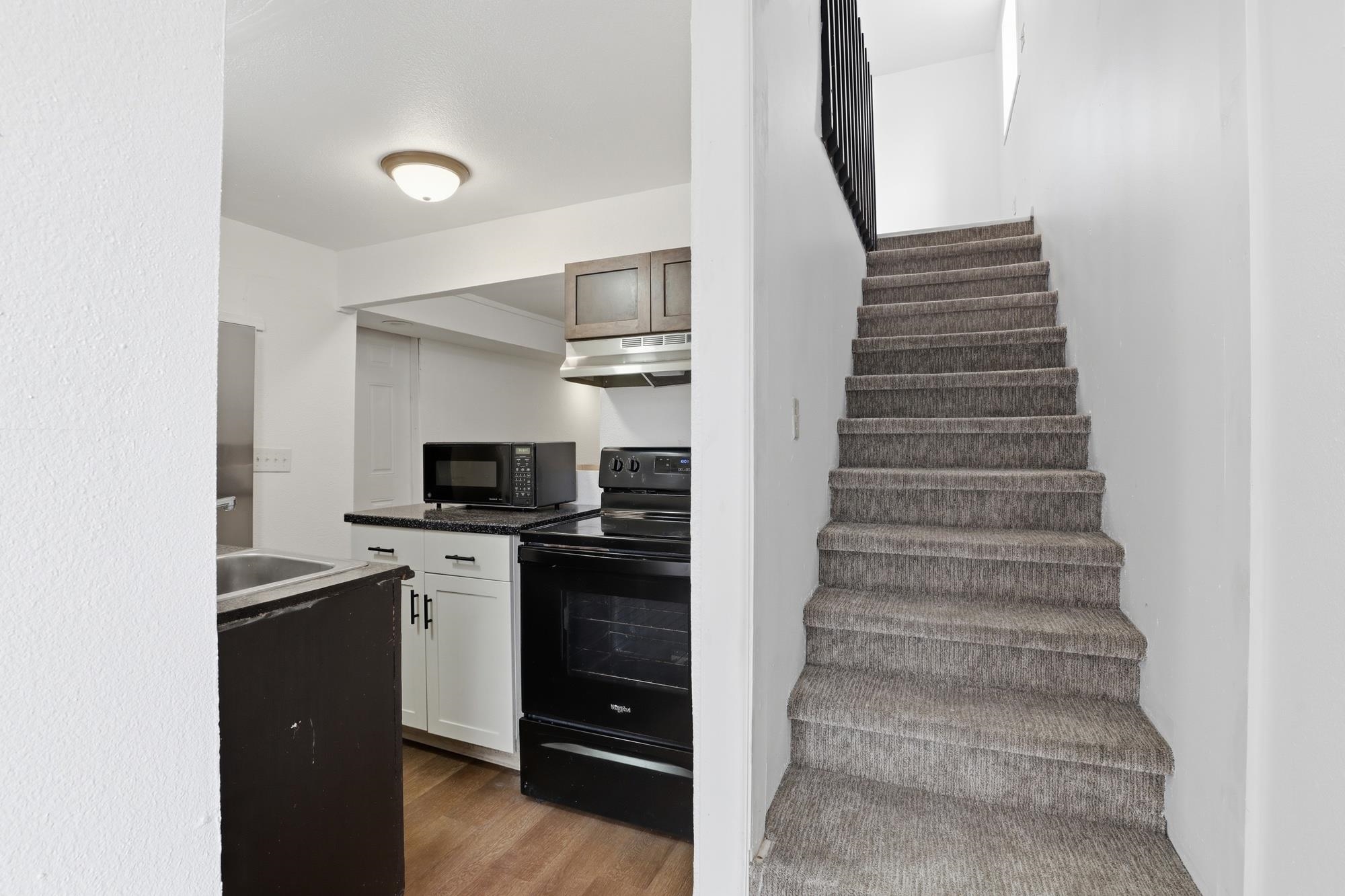 313 E E Queen Ave - Photo 32