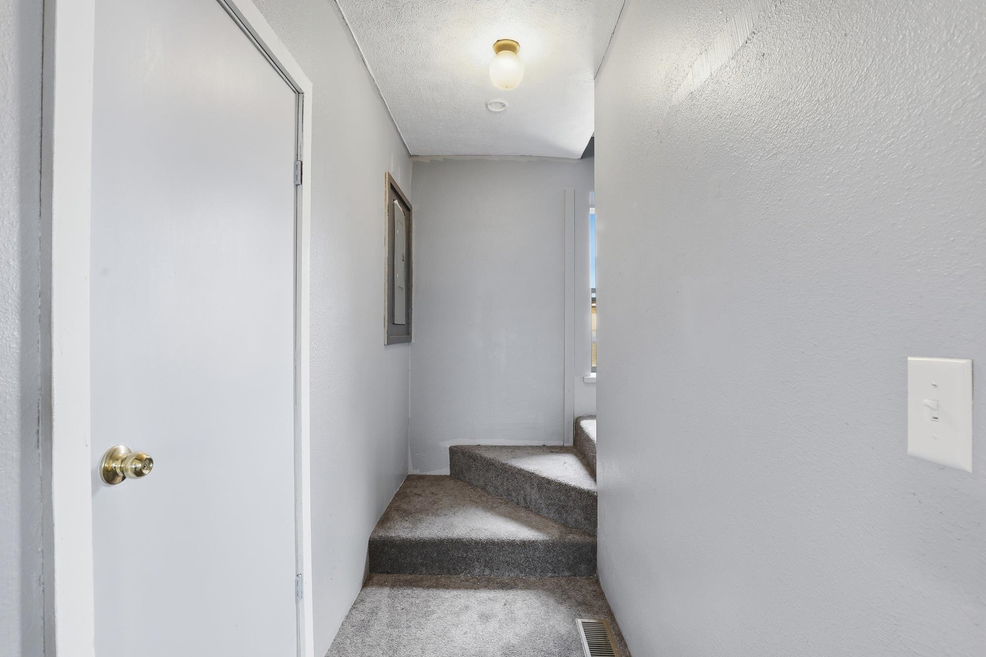 313 E E Queen Ave - Photo 17