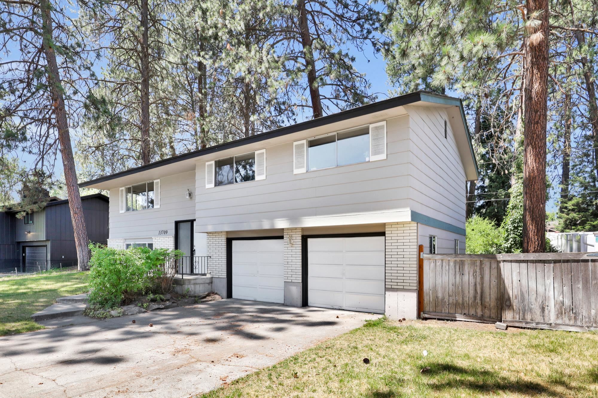 13709 E 30th Ave - Photo 3