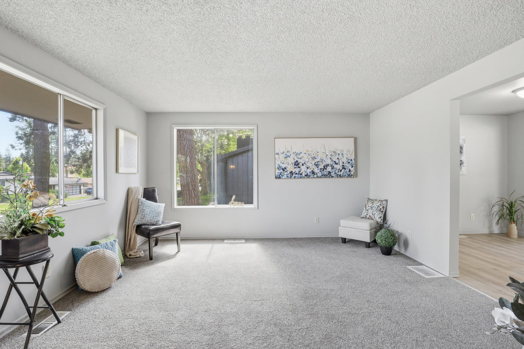 13709 E 30th Ave - Photo 7
