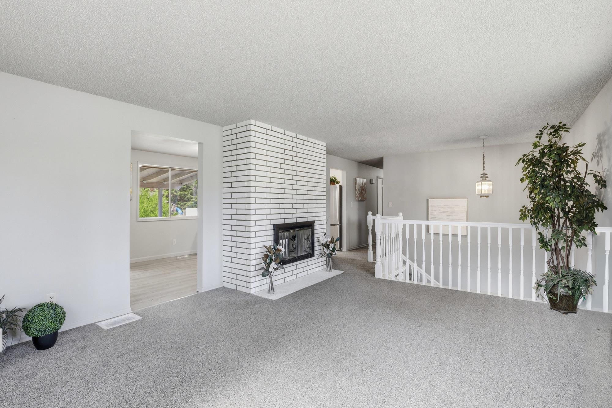 13709 E 30th Ave - Photo 9