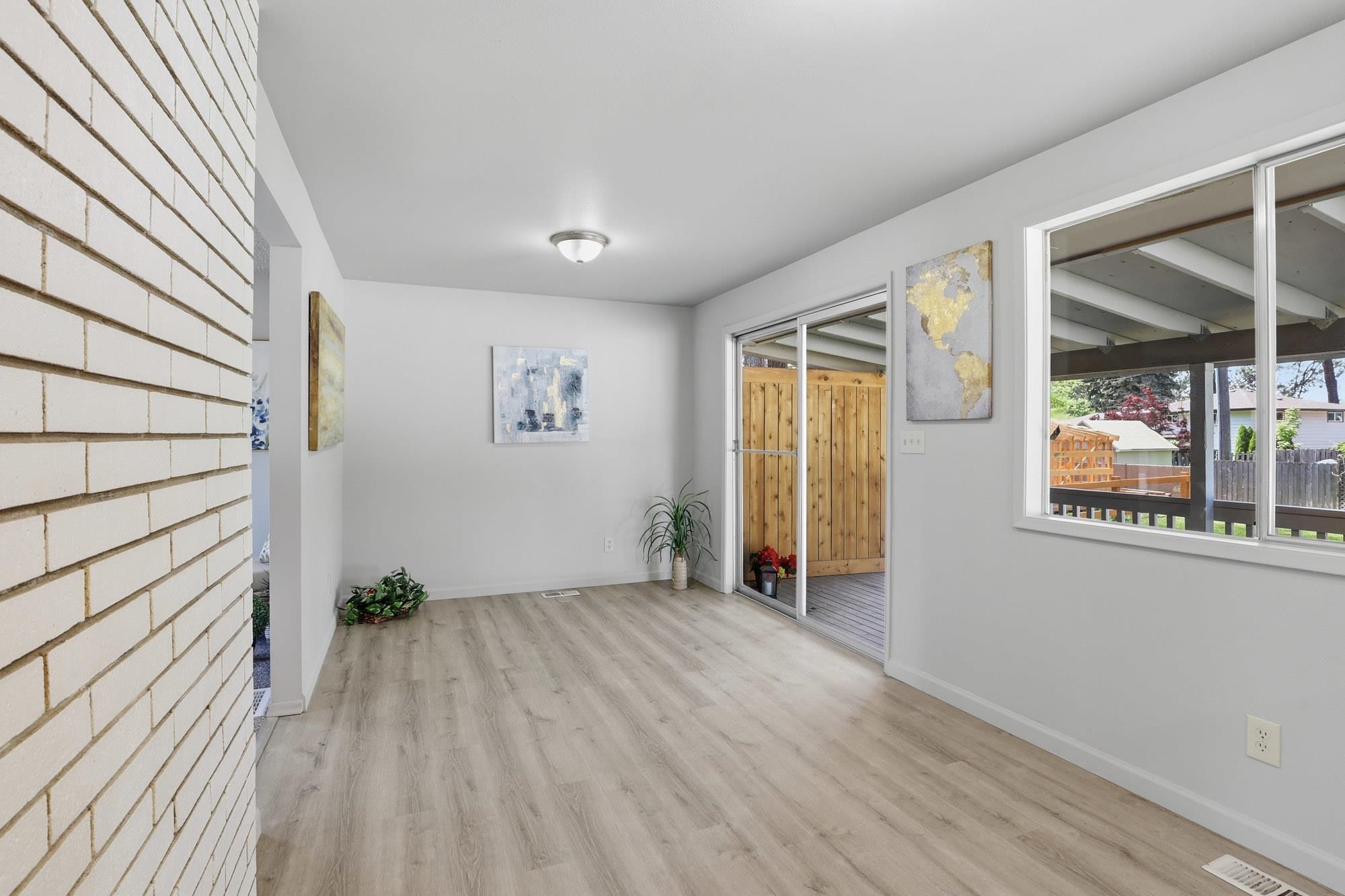 13709 E 30th Ave - Photo 10