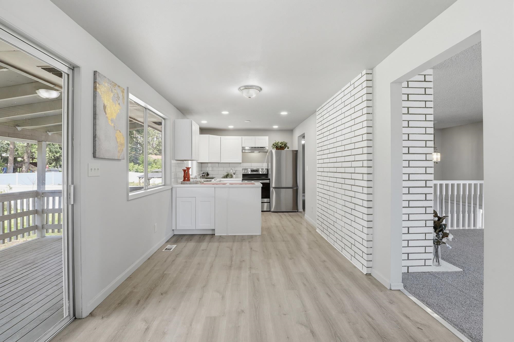 13709 E 30th Ave - Photo 11